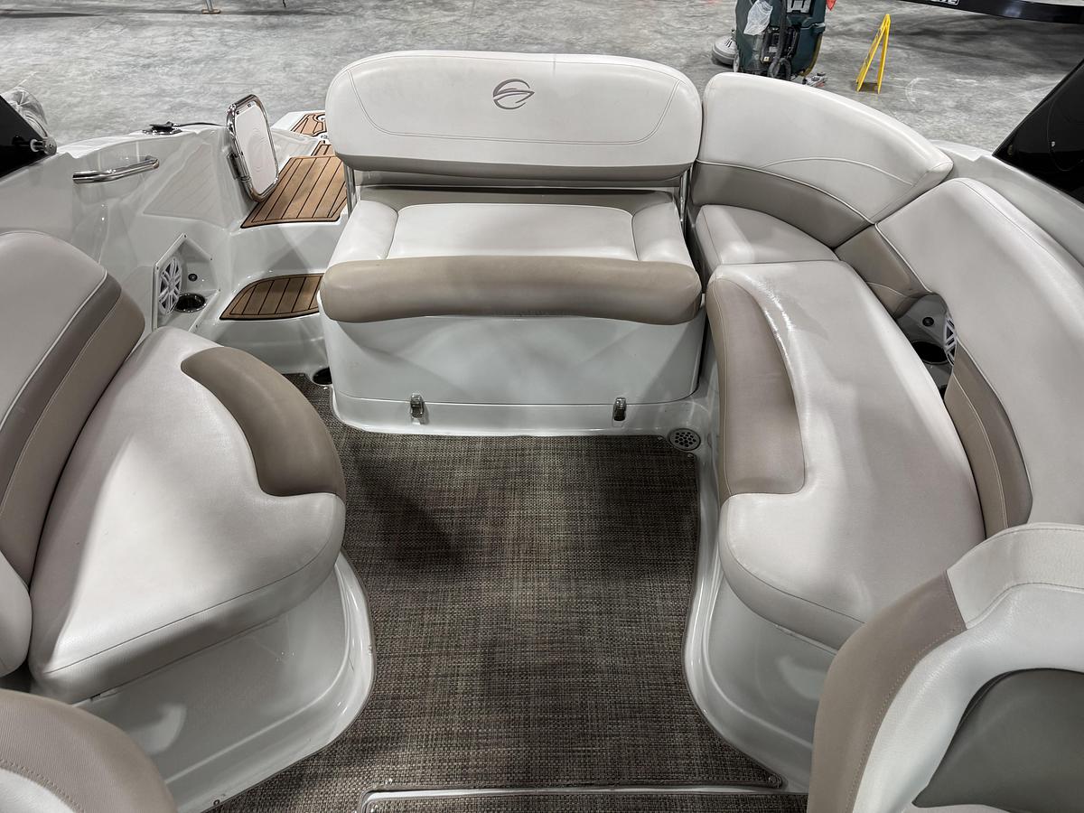Used 2015 Crownline E-4