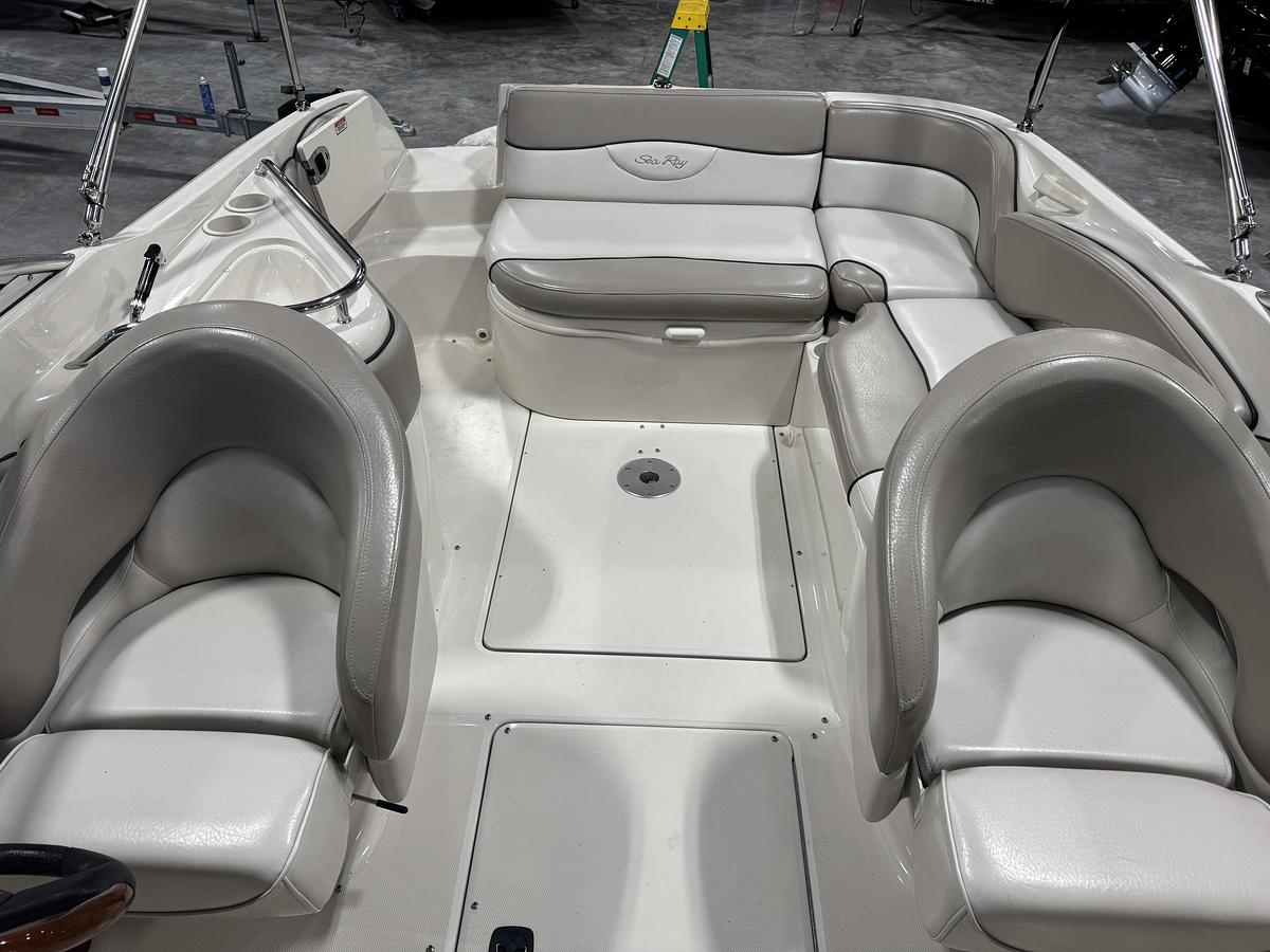 Used 2004 Sea Ray 240 Sundeck