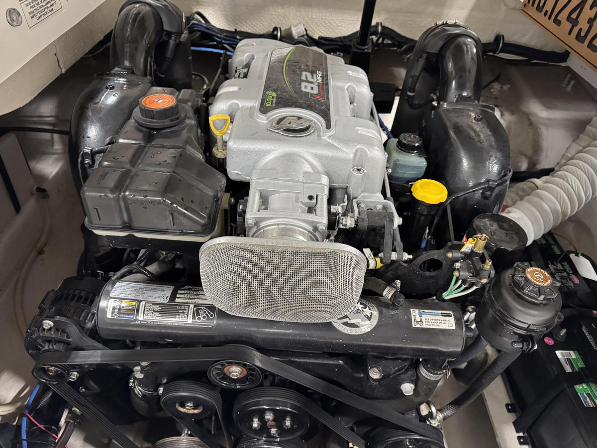 Used 2012 Rinker 296 BR