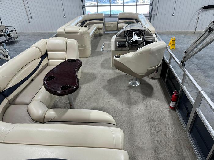 Used 2010 Bennington 2550