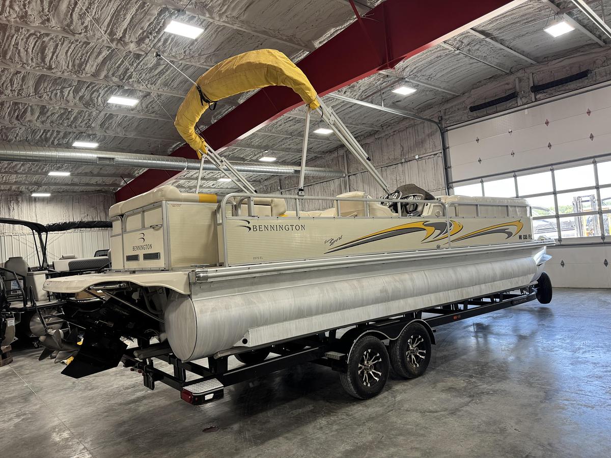 Used 2006 Bennington R-2575