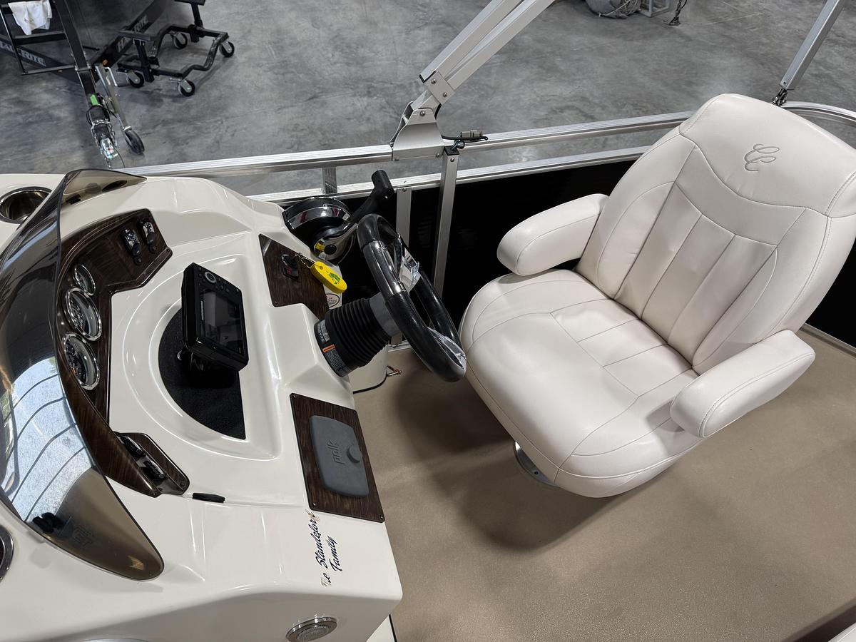 Used 2015 Cypress Cay 250 Sea Breeze