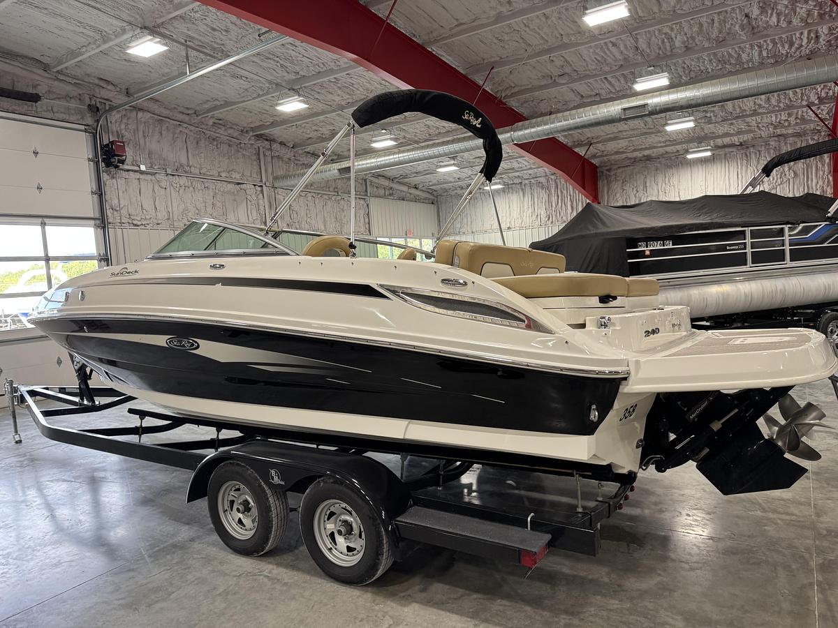 Used 2011 Sea Ray 240 Sundeck