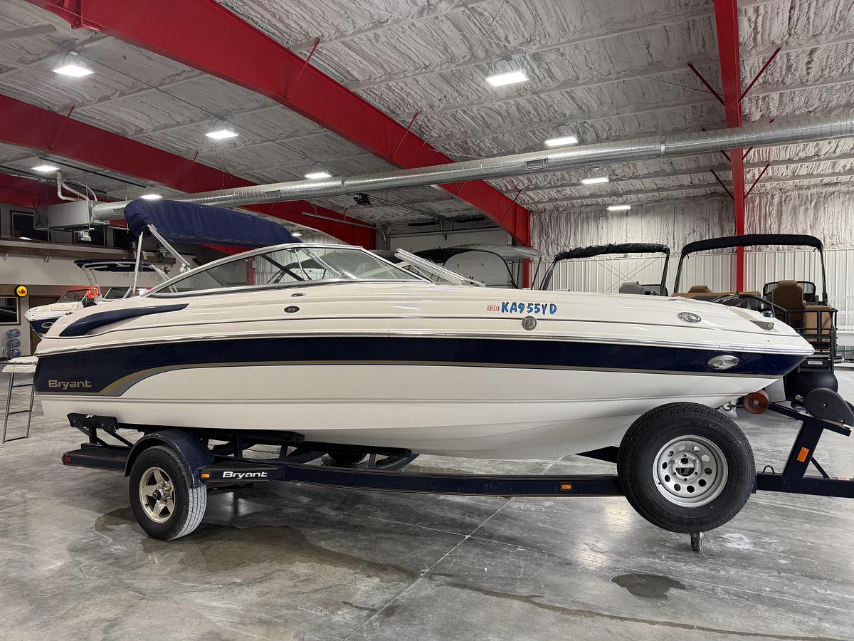 Used 2006 Bryant 206 BR