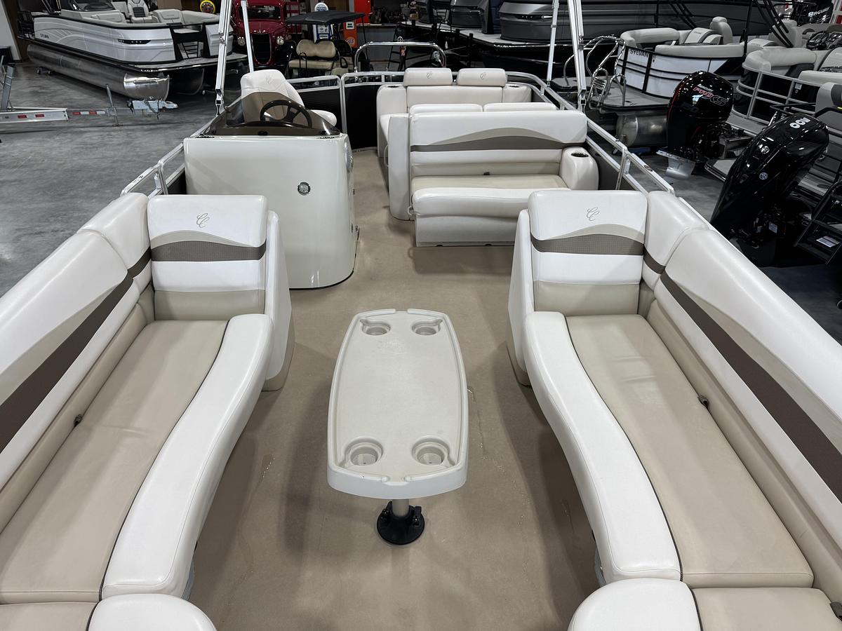 Used 2015 Cypress Cay 250 Sea Breeze