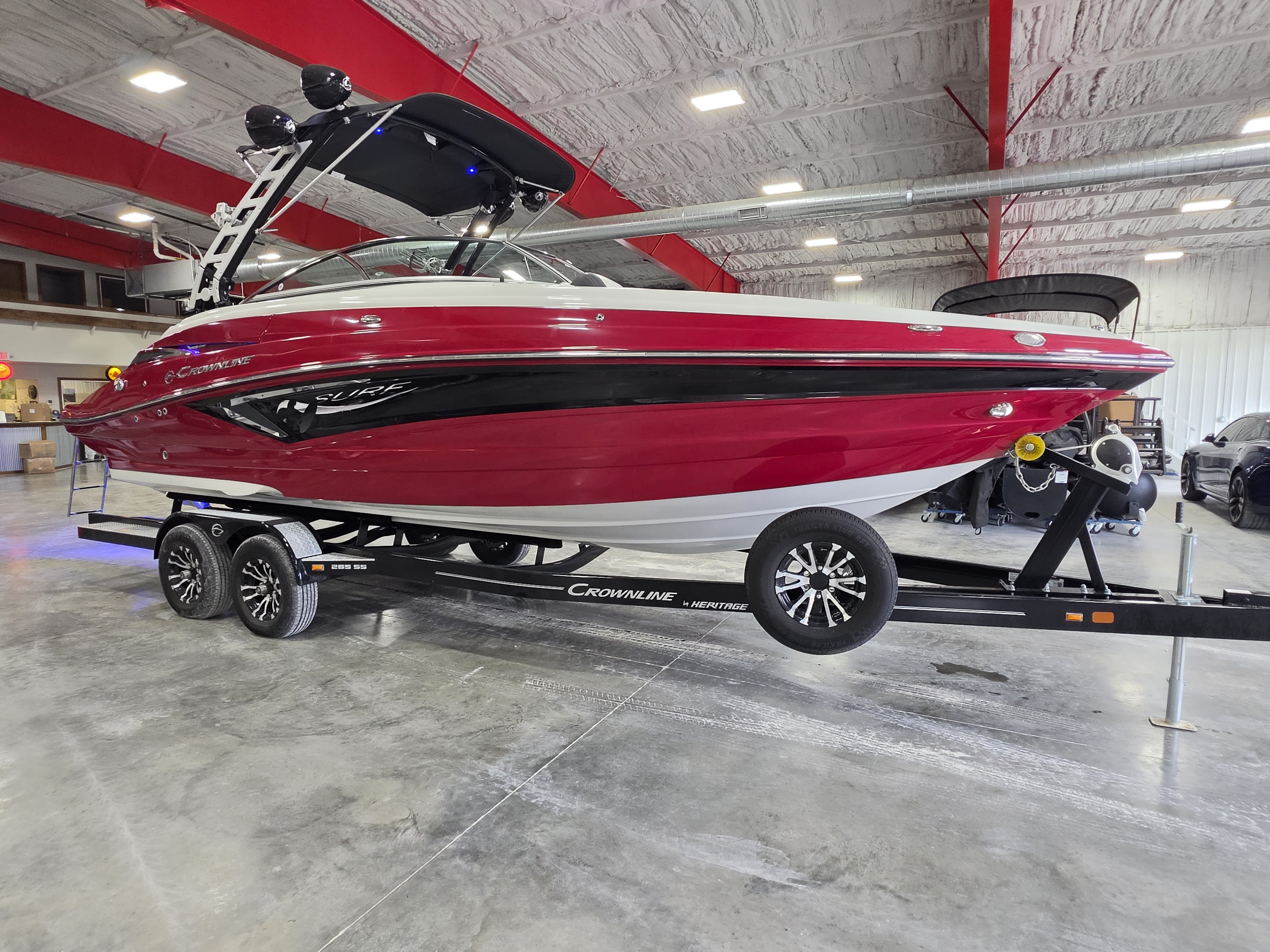Used 2022 Crownline 265 Surf open bow