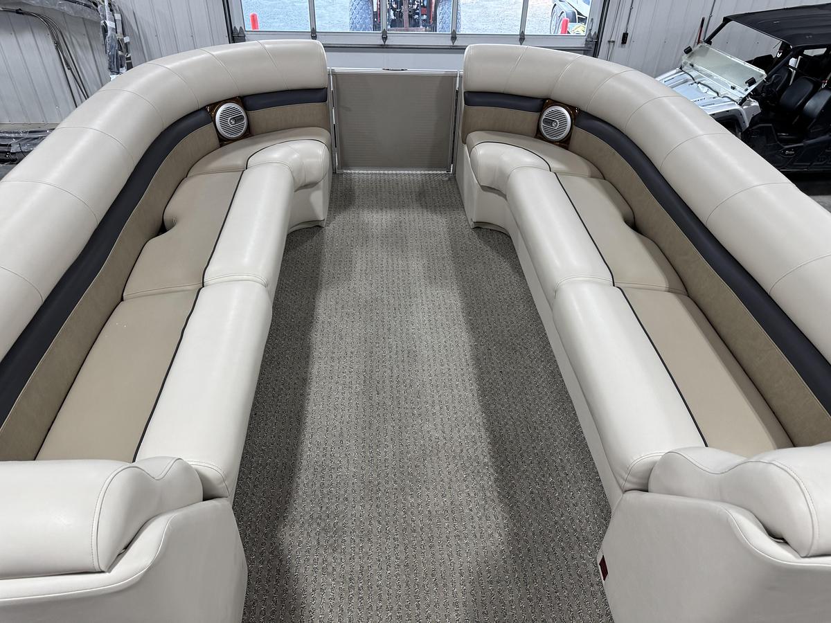 Used Cypress Cay 250 Cayman