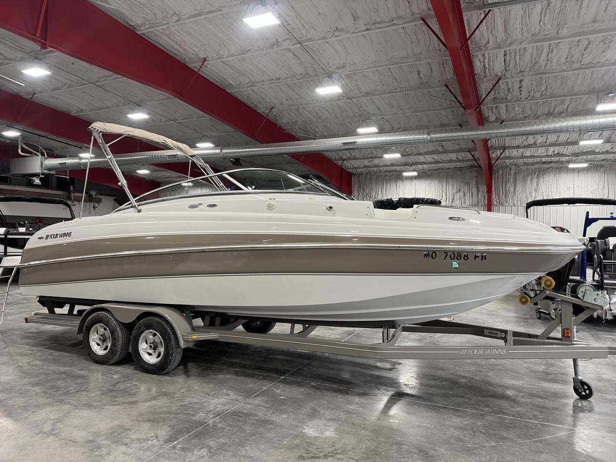 Used 2004 Four Winns 264 Funship