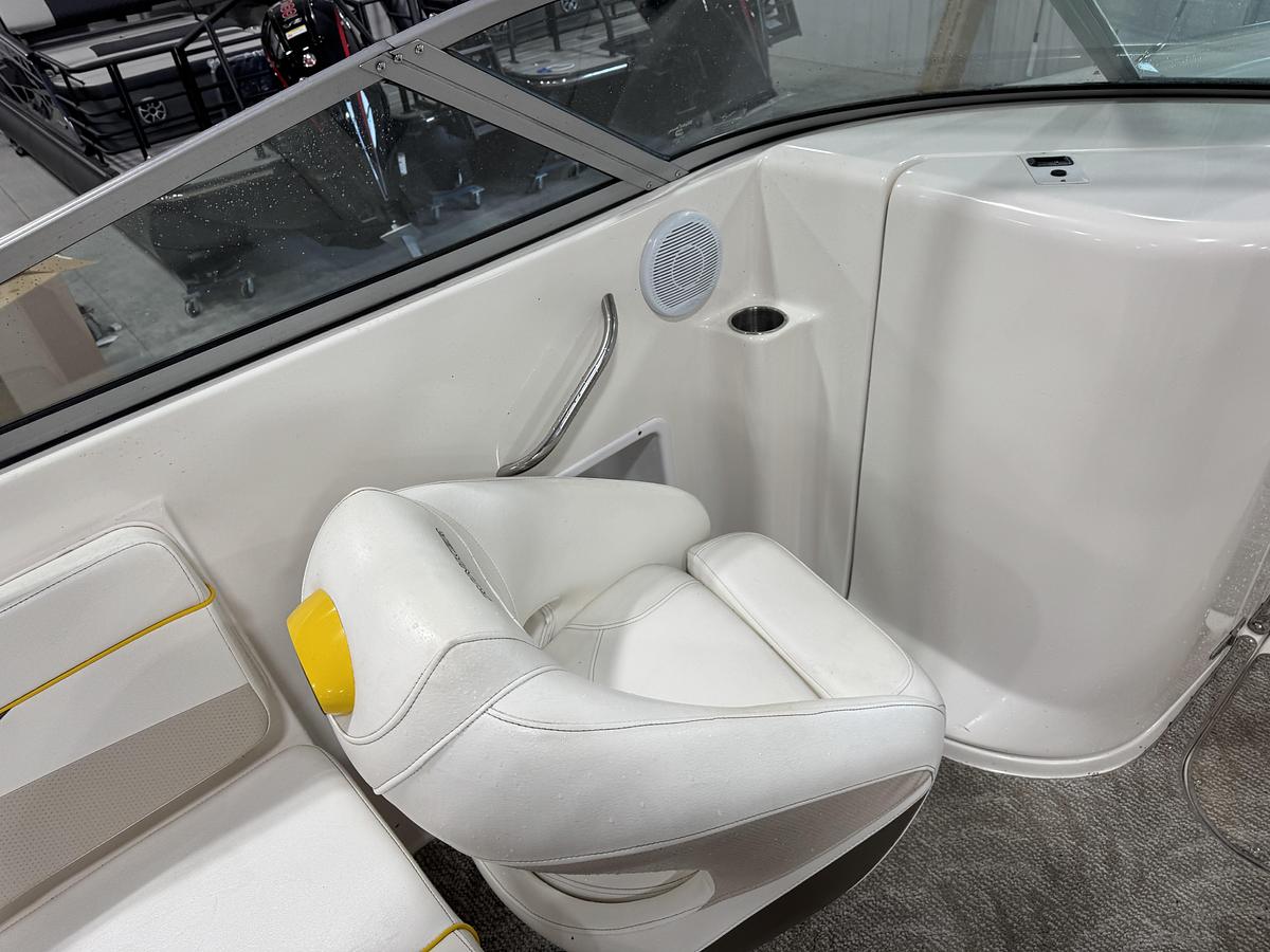 Used 2006 Rinker 282 BR