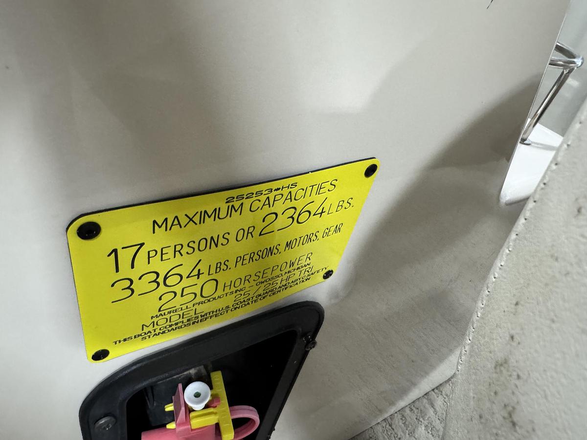 Used 2008 Crest 2570 XRS III