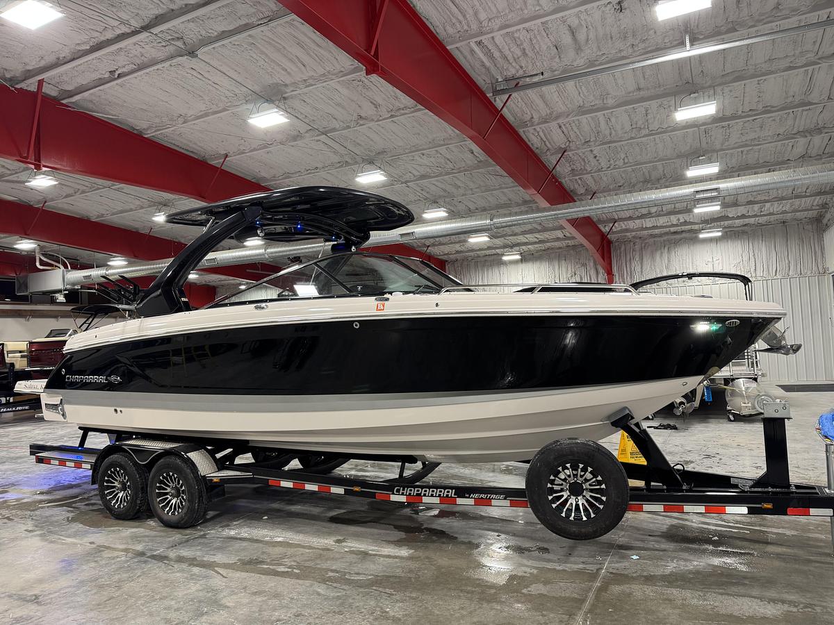 Used 2023 Chaparral 30 Surf