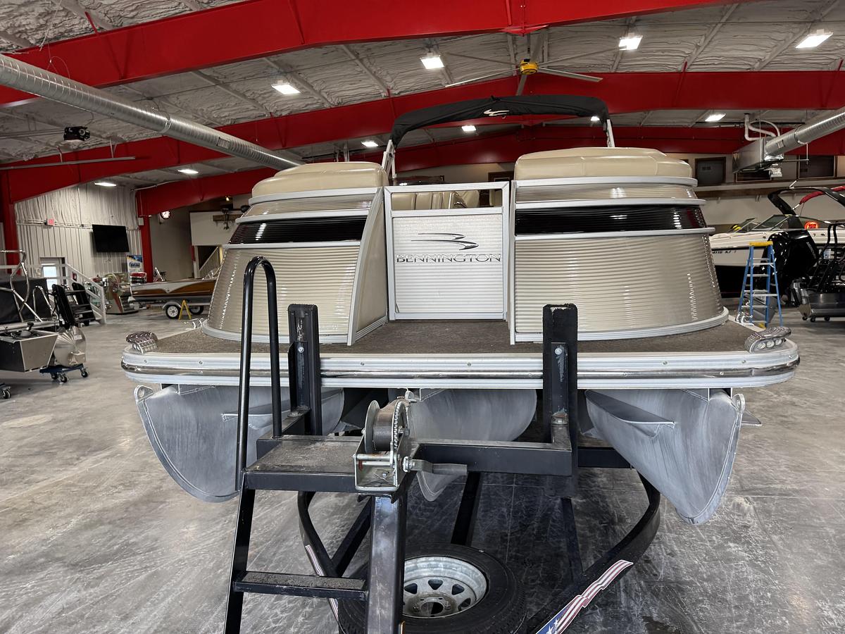 Used 2012 Bennington Q-25