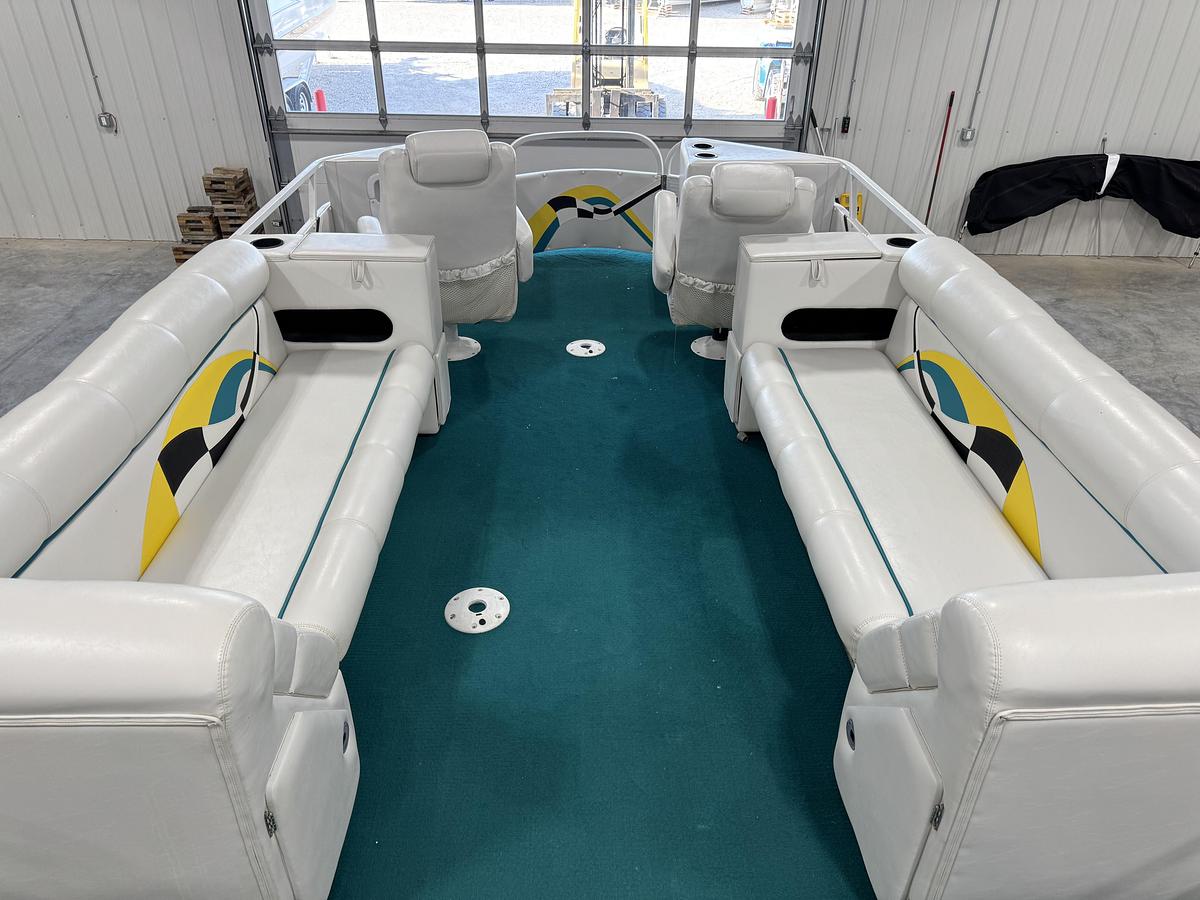 Used 2004 PlayCraft 2800 Powertoon