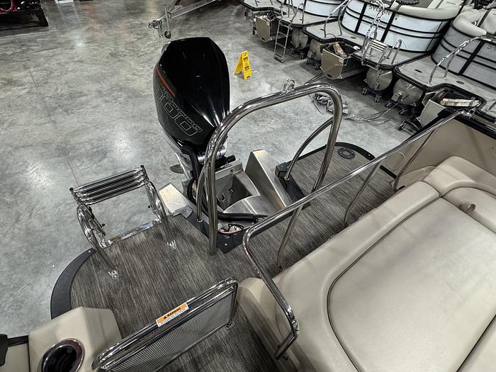 Used 2022 Avalon Catalina 2585