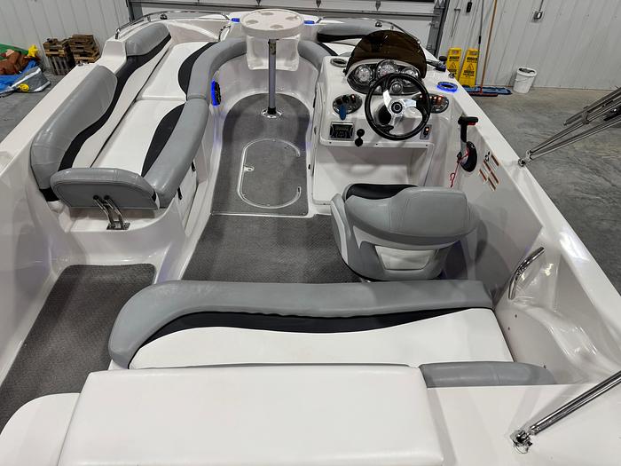 Used 2014 Starcraft 2000 Limited