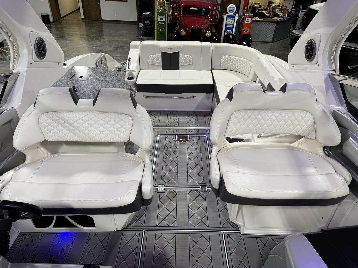 Used 2015 Chaparral 327 SSX