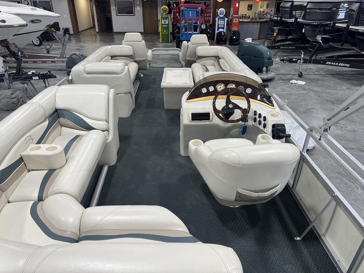 Used 2004 Bennington 2575 RL