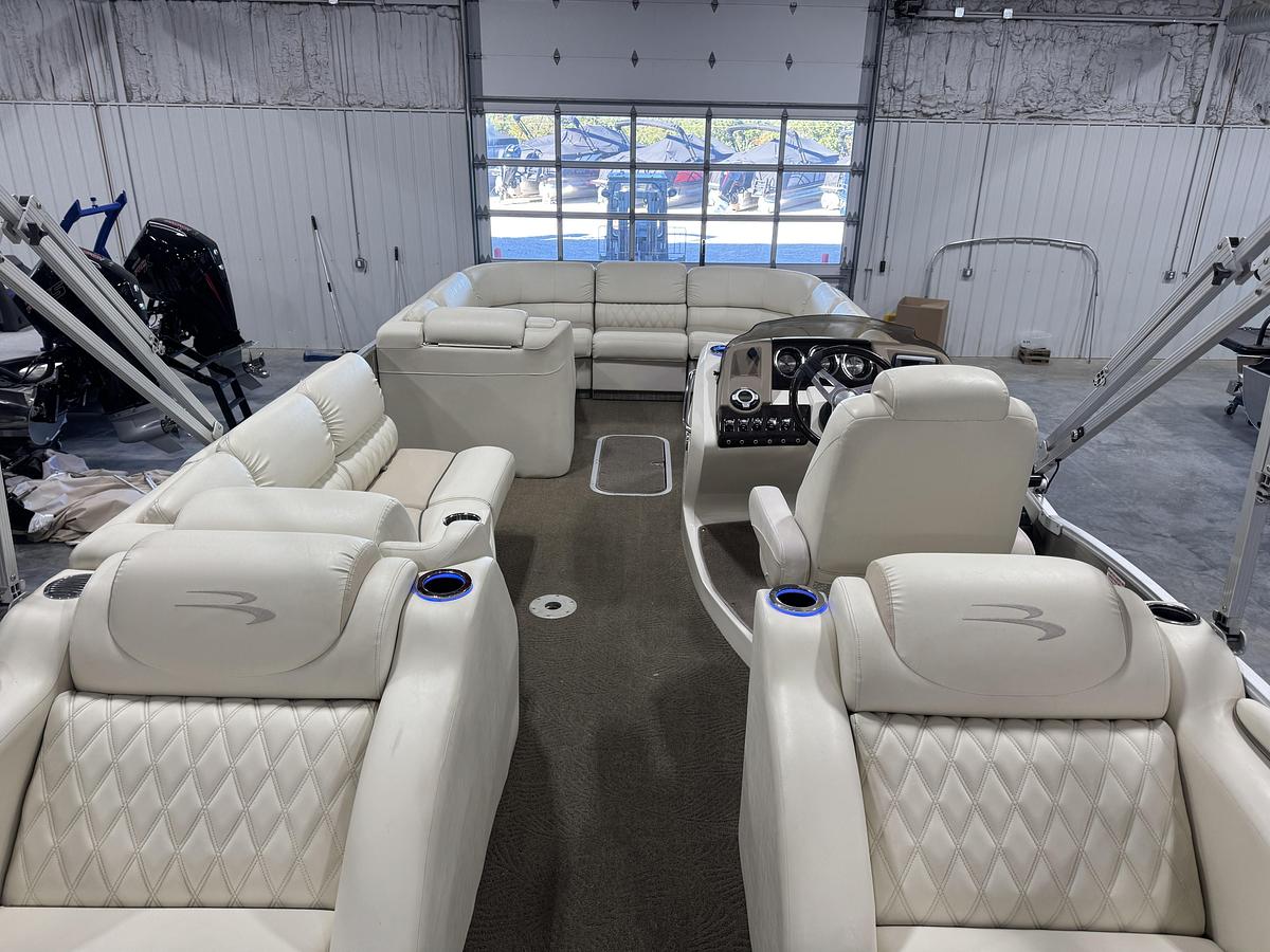 Used 2014 Bennington Q-25