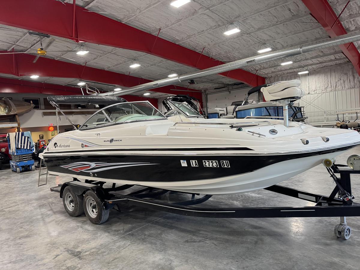 Used 2011 Hurricane 217 SD