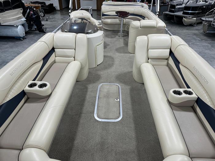 Used 2010 Bennington 2550