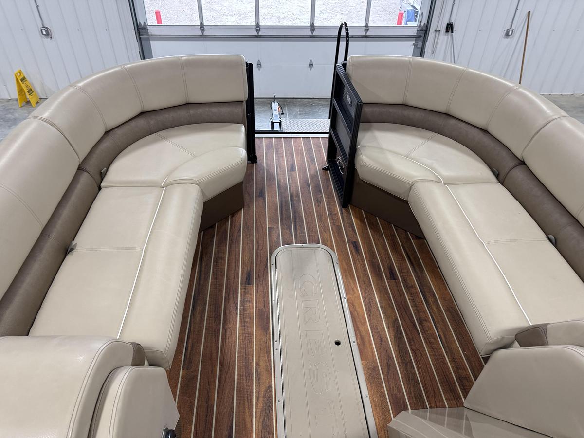 Used 2017 Crest Crest III