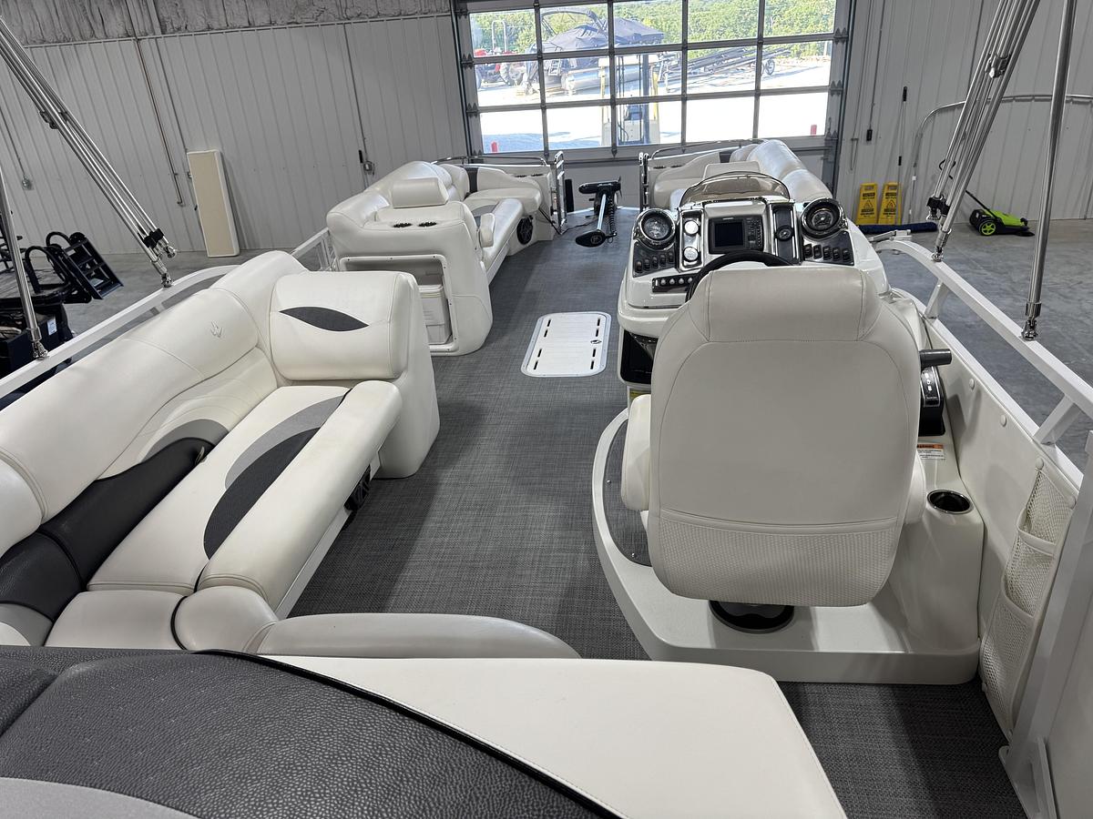 Used 2014 JC 26 Sportoon