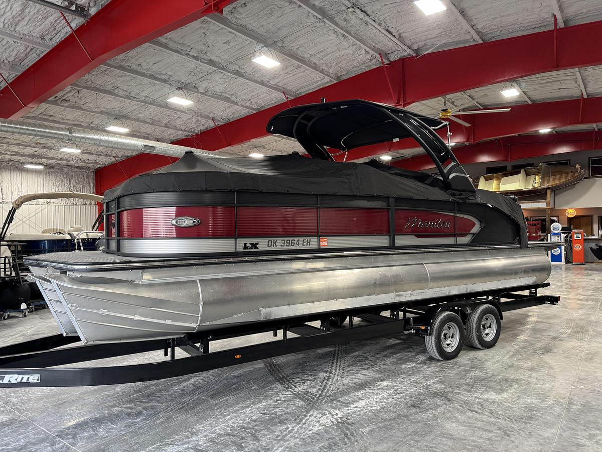 Used 2021 Manitou LX 25