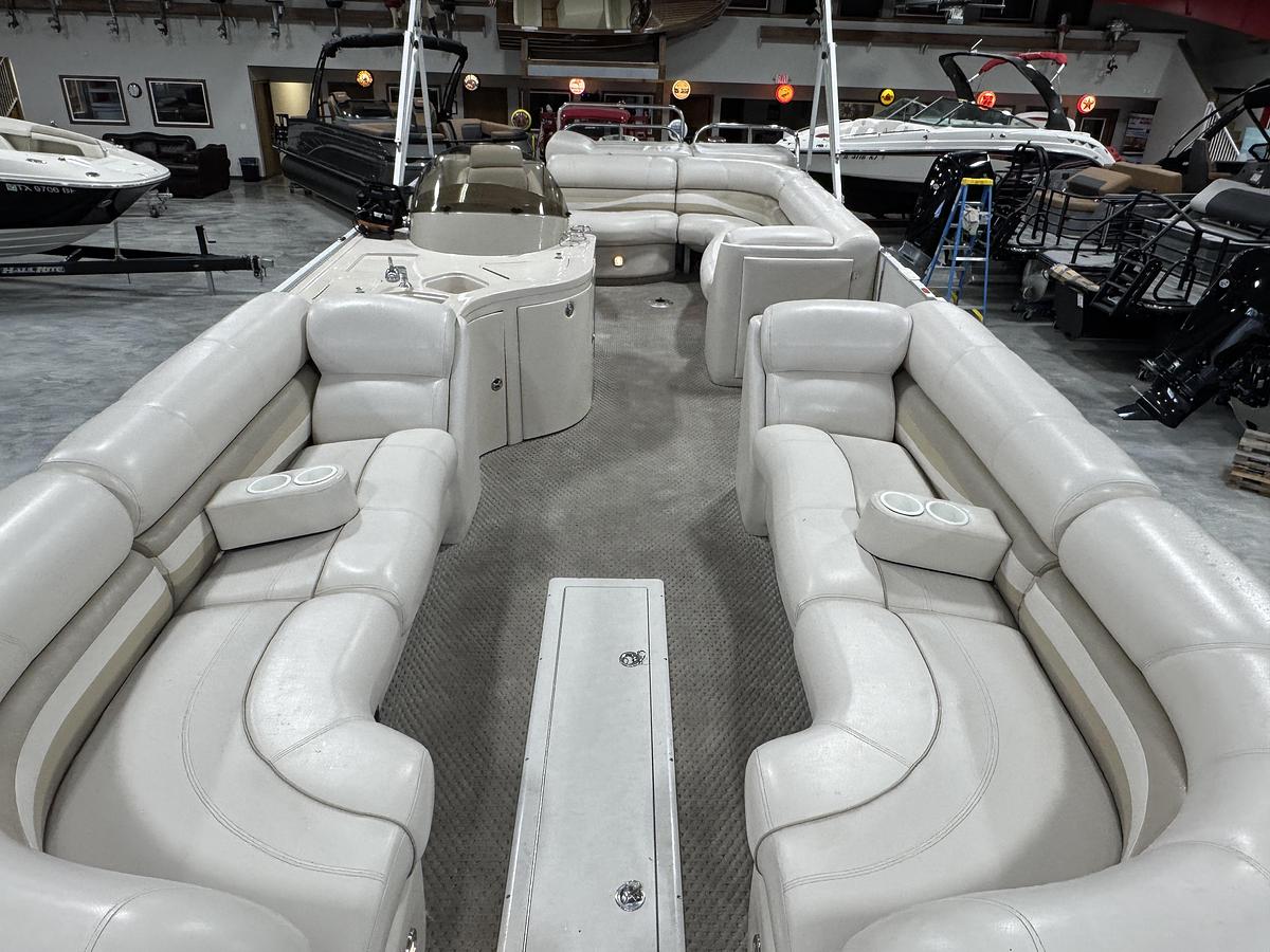 Used 2005 Crest 25 Savanna