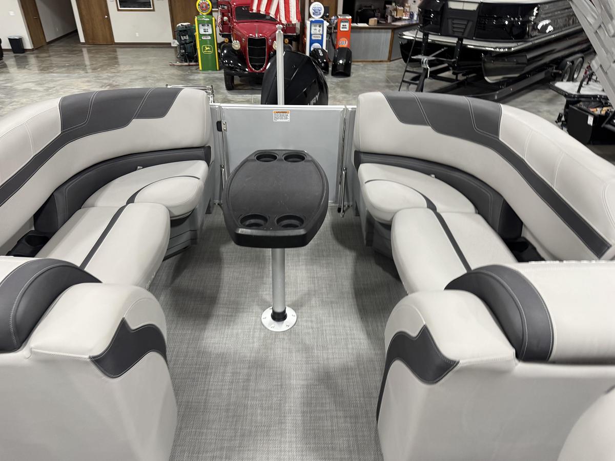 Used 2022 Sylvan L-5