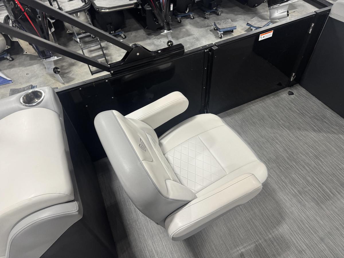 Used 2022 Lowe 270 SS