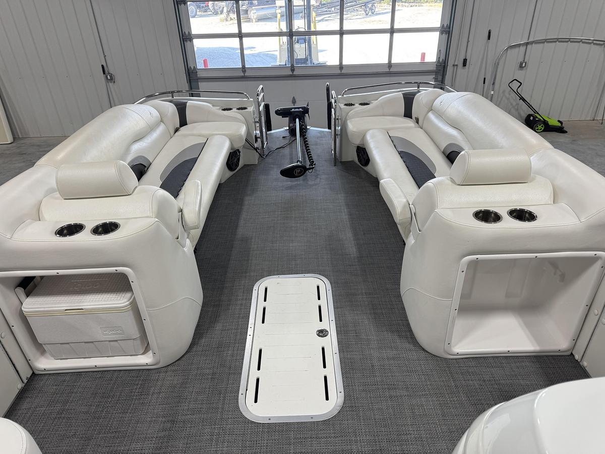 Used 2014 JC 26 Sportoon