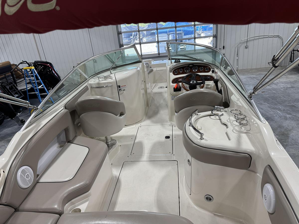 Used 2004 Sea Ray 270 Sun Deck