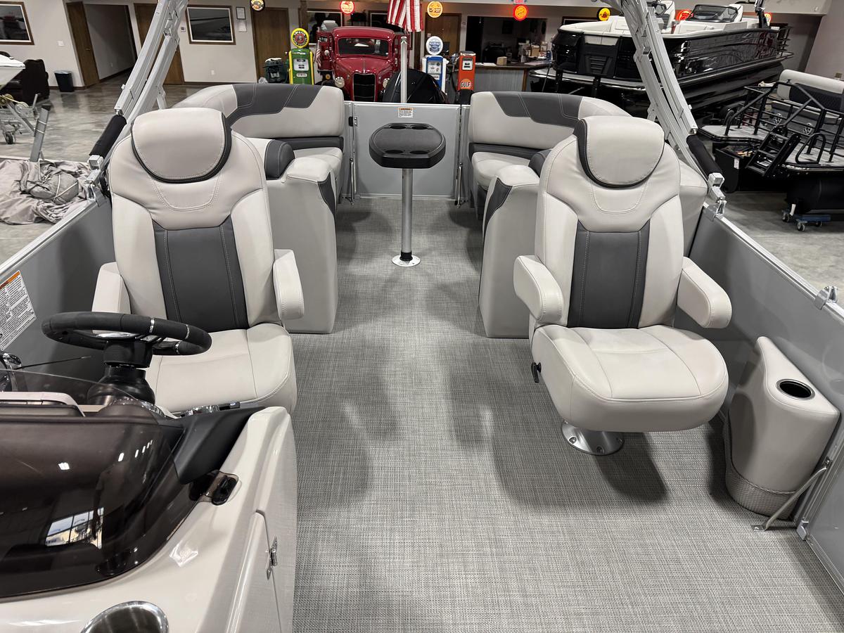 Used 2022 Sylvan L-5