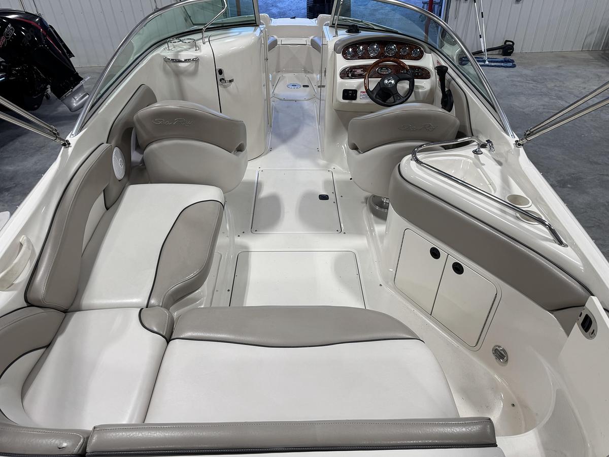 Used 2004 Sea Ray 240 Sundeck