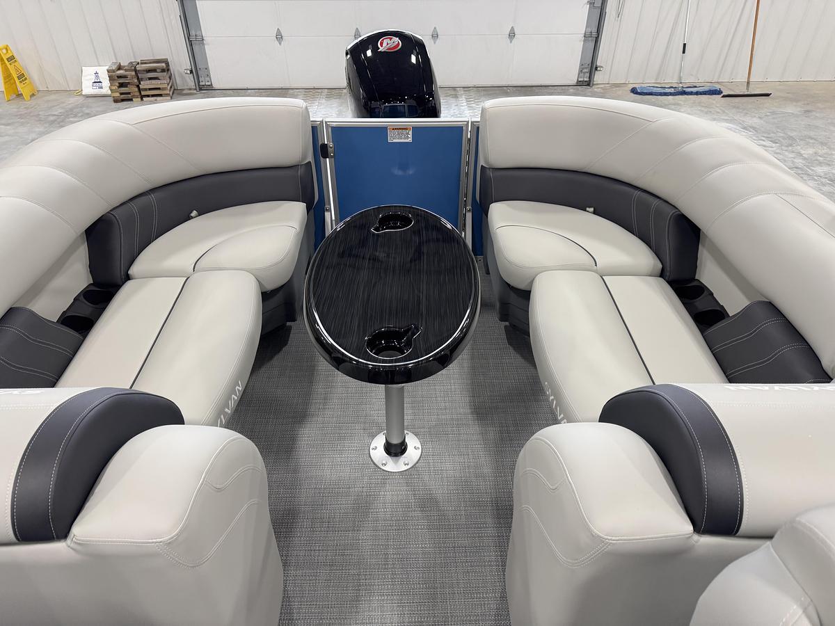 2025 Sylvan 8522 Mirage