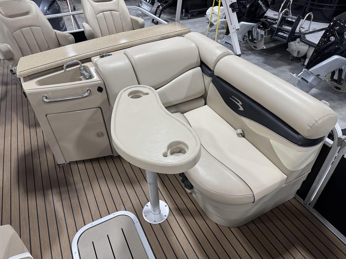 Used 2014 Bennington S 24