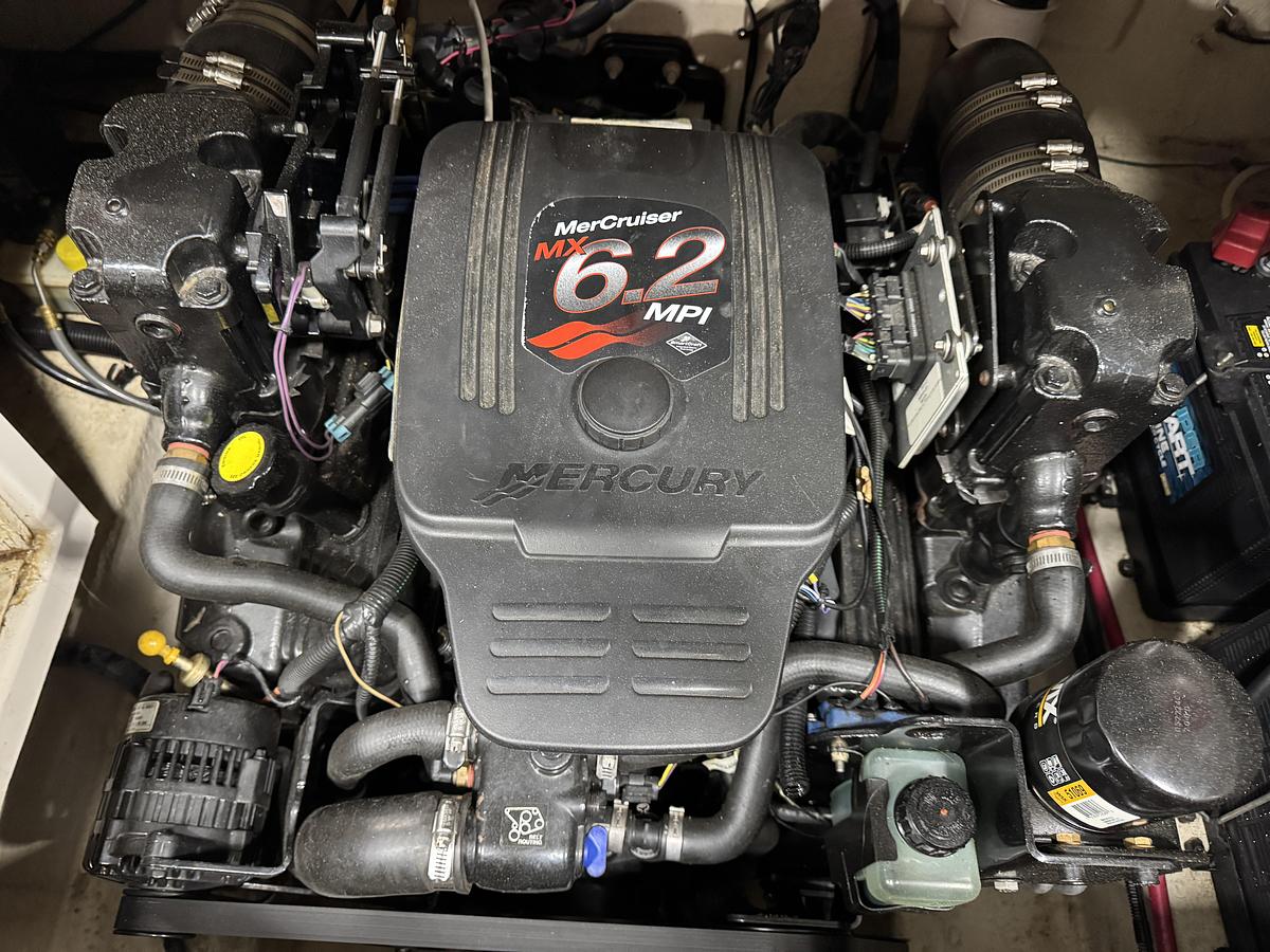 Used 2004 Sea Ray 270 Sun Deck