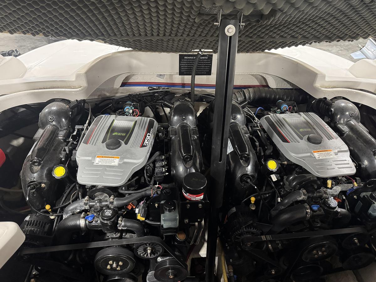 Used 2012 Crownline 325 SS