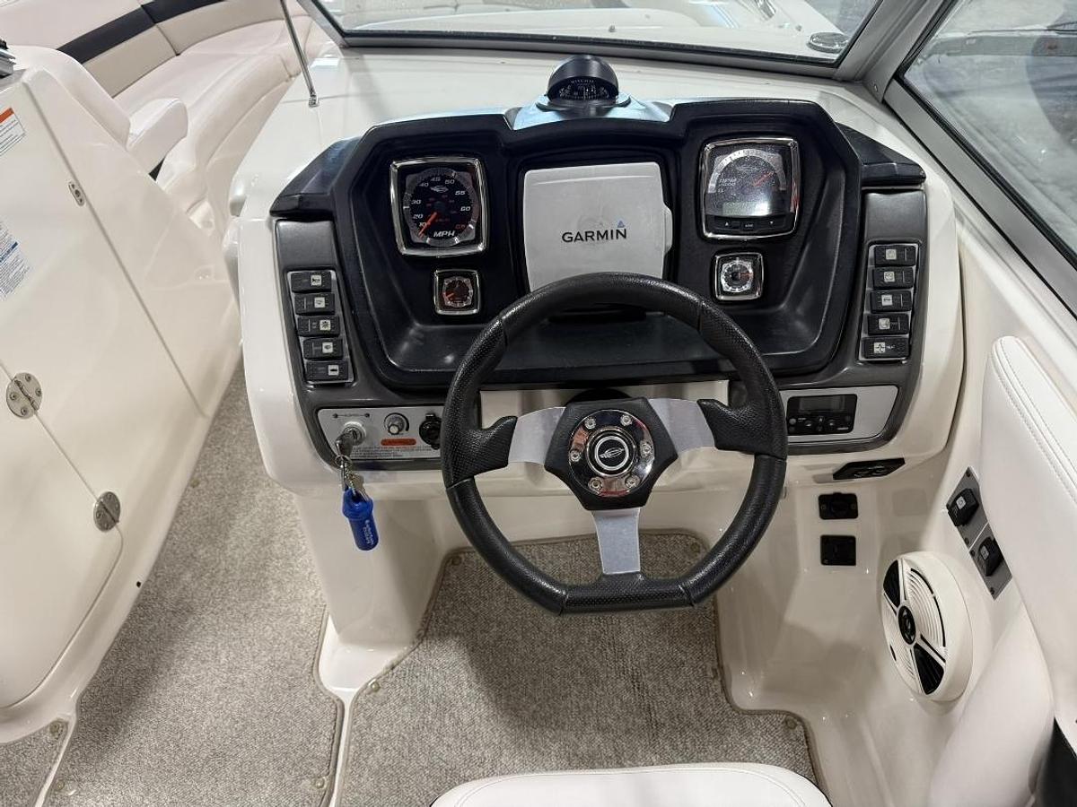Used 2009 Chaparral 284 Sunesta