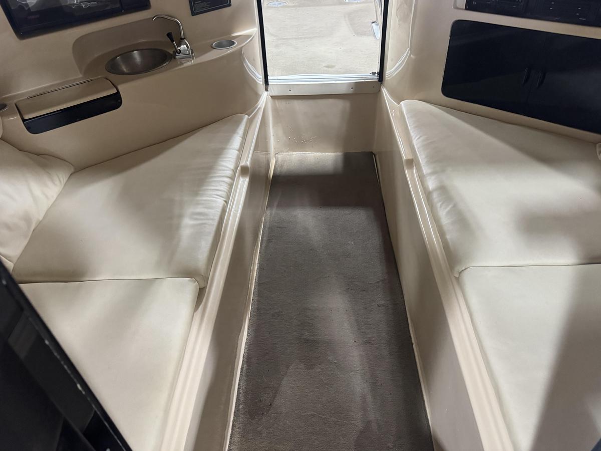 Used 2000 Mariah 302