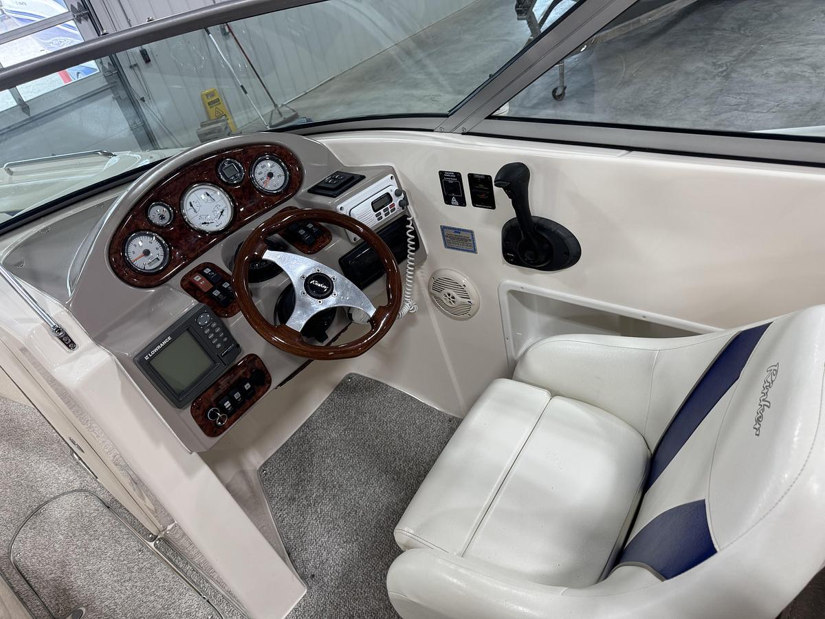Used 2004 Rinker 282 BR