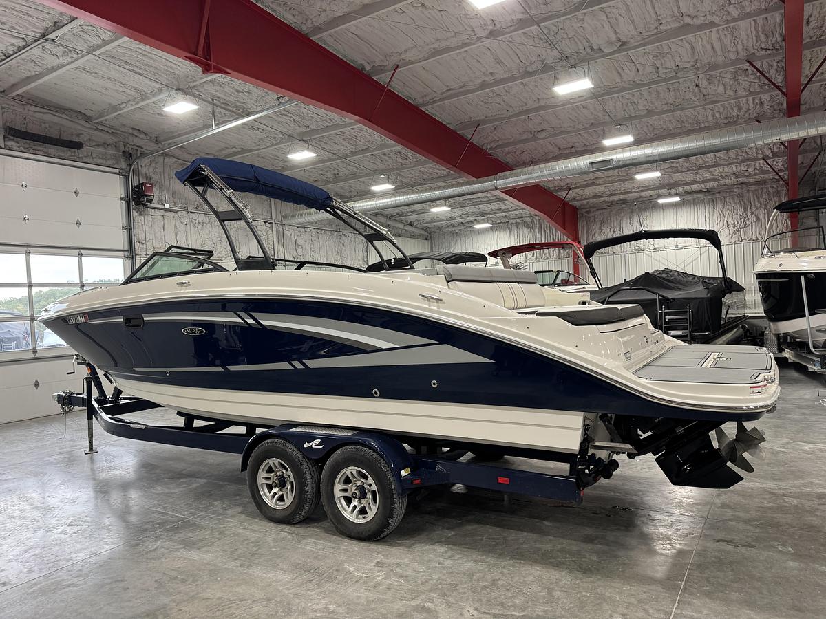 Used 2015 Sea Ray SDX 270