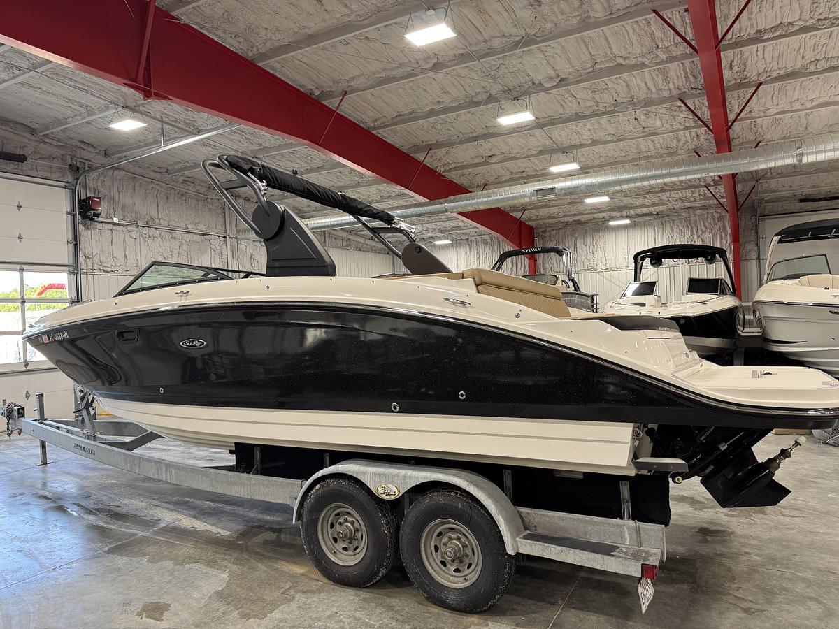 Used 2018 Sea Ray 270 SDX