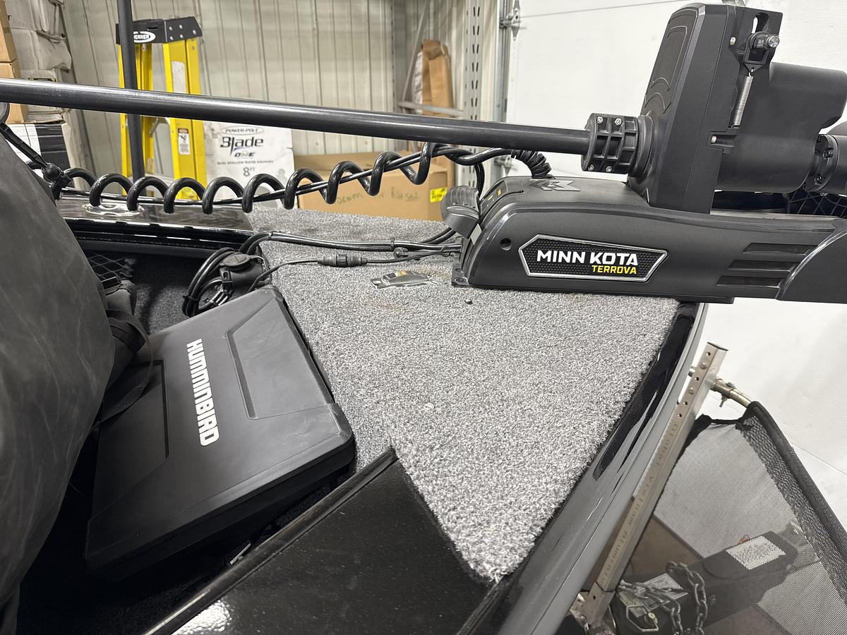 Used 2024 Lund 2075 Pro Vee