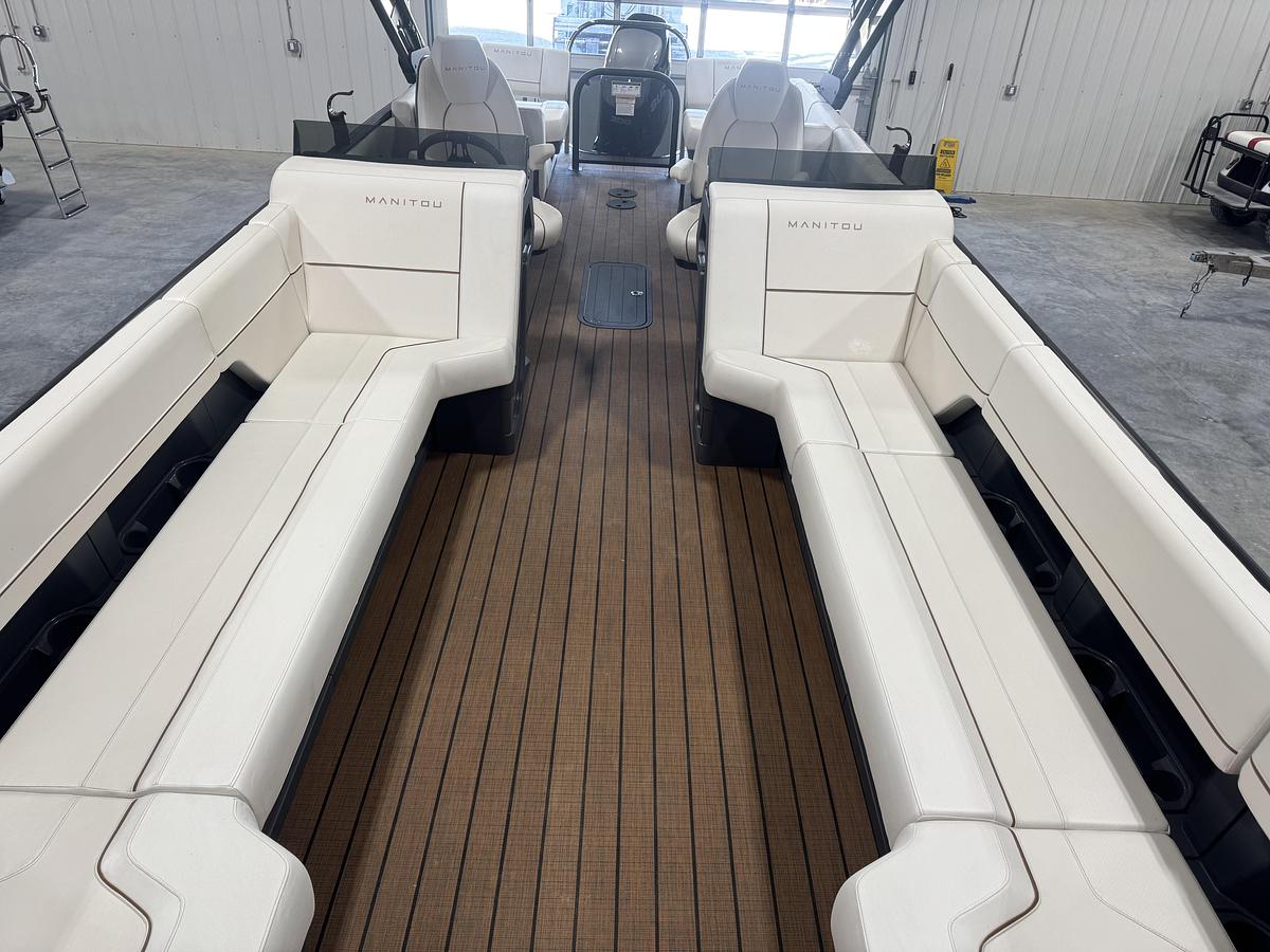 2025 Manitou 26 Explore