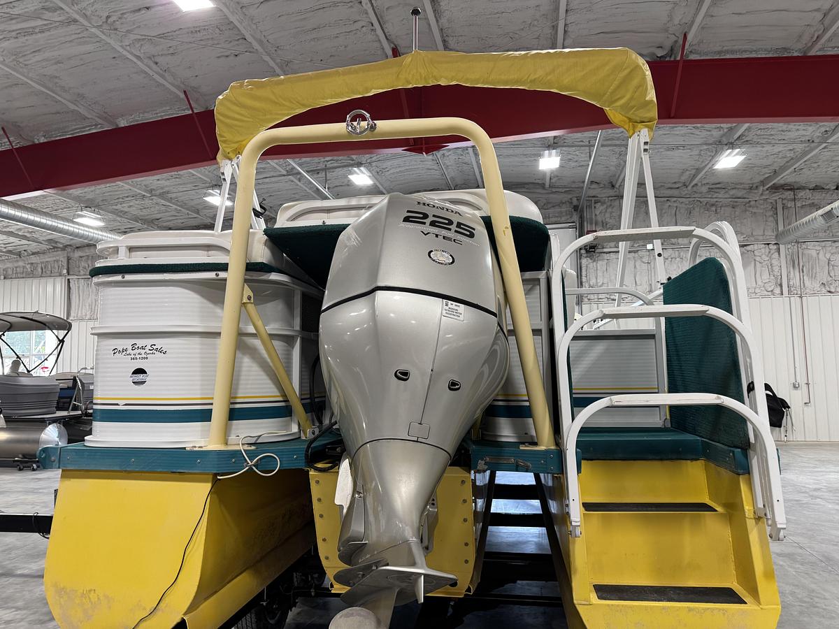 Used 2004 PlayCraft 2800 Powertoon