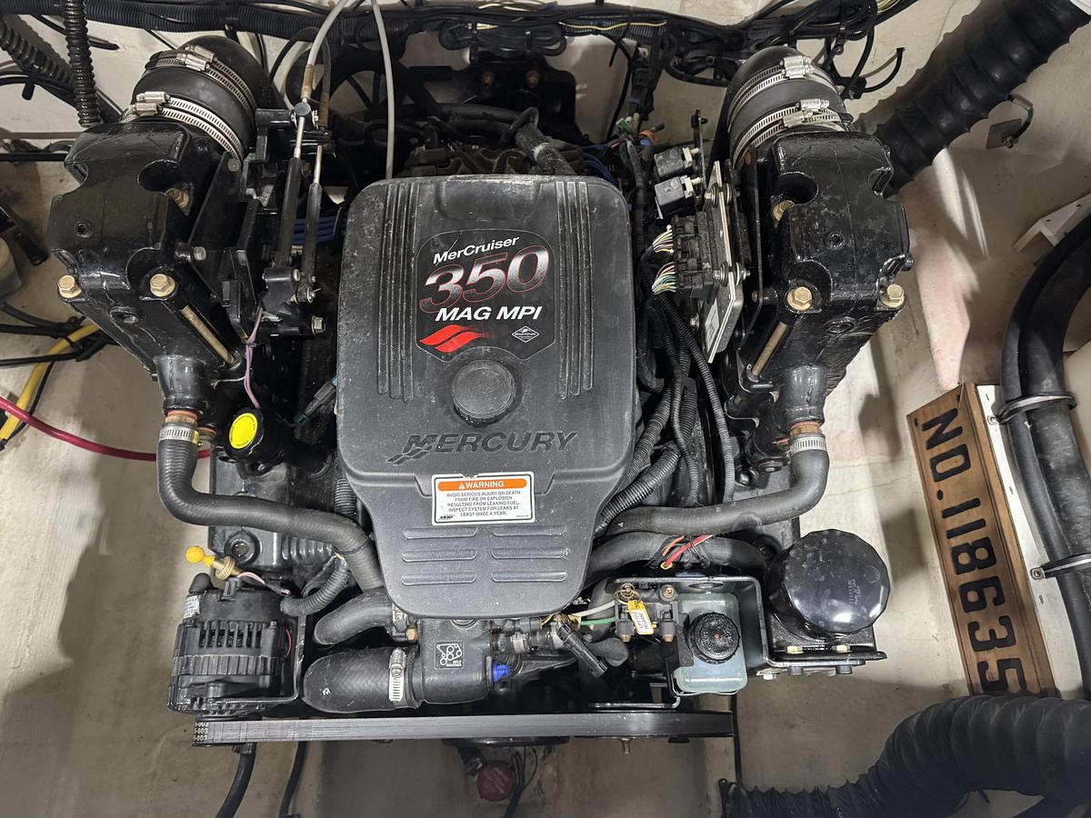 Used 2006 Crownline 270 BR