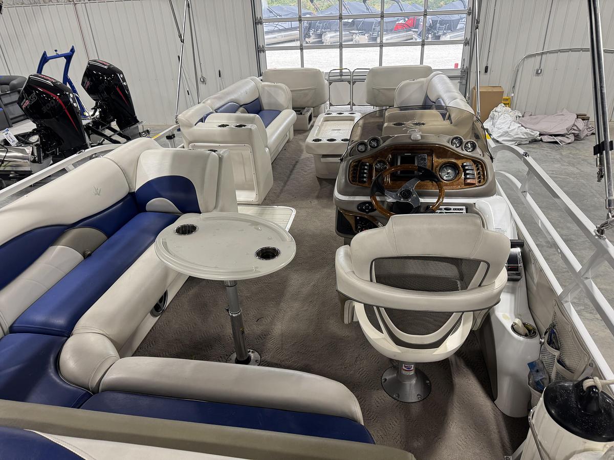 Used 2008 JC TriToon 306
