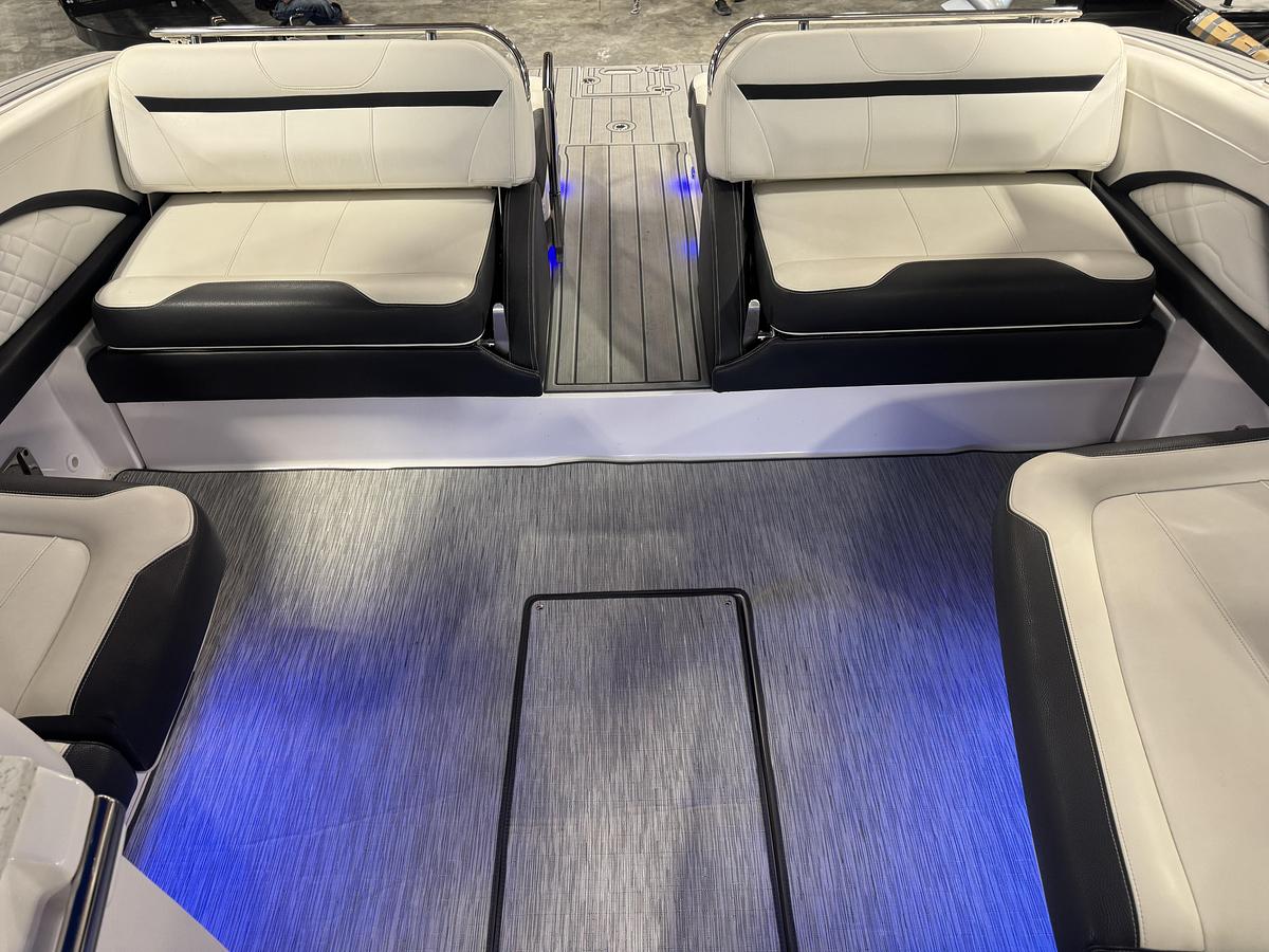 Used Regal  3200 BR