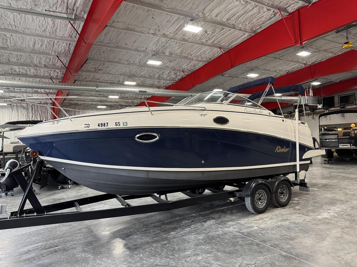 Used 2006 Rinker 250 Fiesta Vee